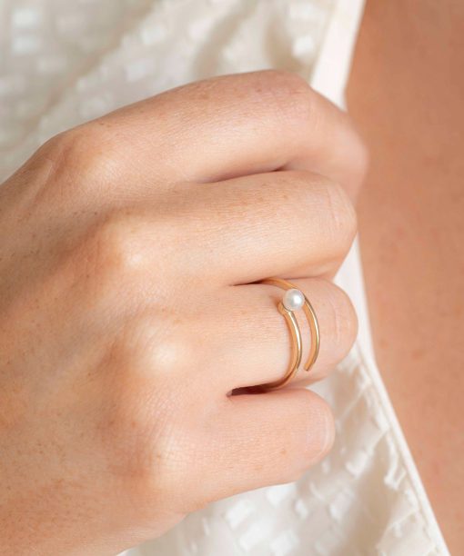 Ring i gult gull med perle - Bilde 2