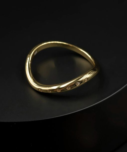 Alternative view of Ring i 925 sølv med hvite steiner