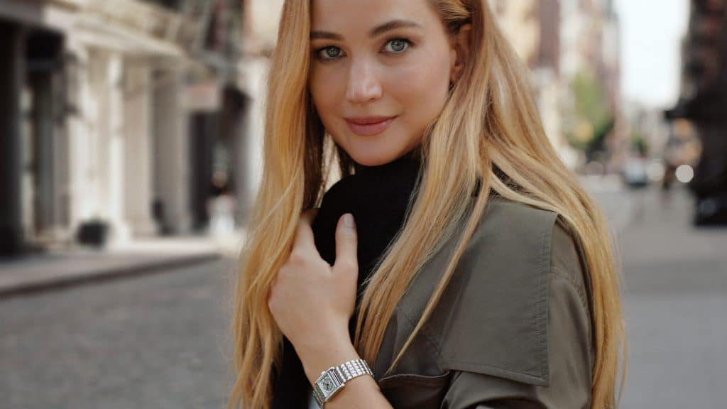 Jennifer Lawrence med en Longines DolceVita på armen.