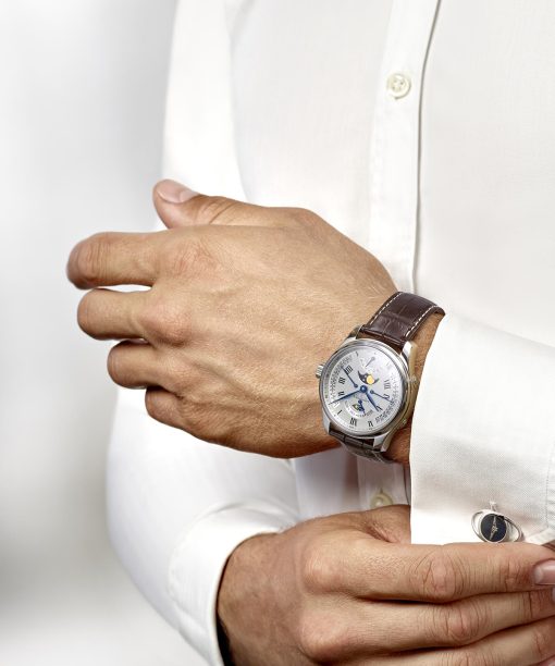 Longines Master Collection GMT Day-Date Moon Phase Retrograde 44mm - L2.739.4.71.3 - Bilde 4
