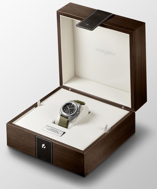 Alternative view of Longines Pilot Majetek - L2.838.4.53.8